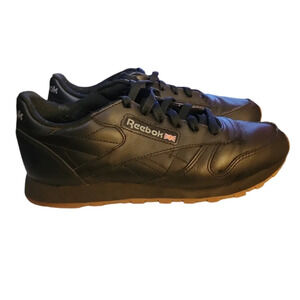 Reebok Classic Black Leather Sneakers with gum sole women's size 7.5 Y2K Retro
